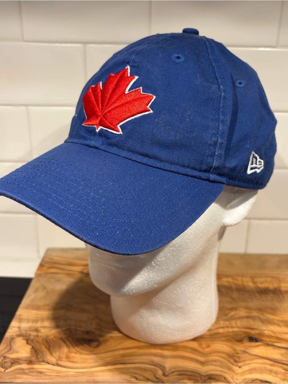 Toronto Blue Jays New Era Core Fit 49FORTY Fitted Hat Cap Royal Maple Leaf Sz Lg